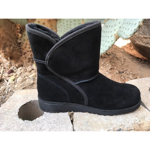 Ugg Australia Fabian Youth Genuine Suede and Shearling Booties Boots Size 5 - Picture 4 of 10